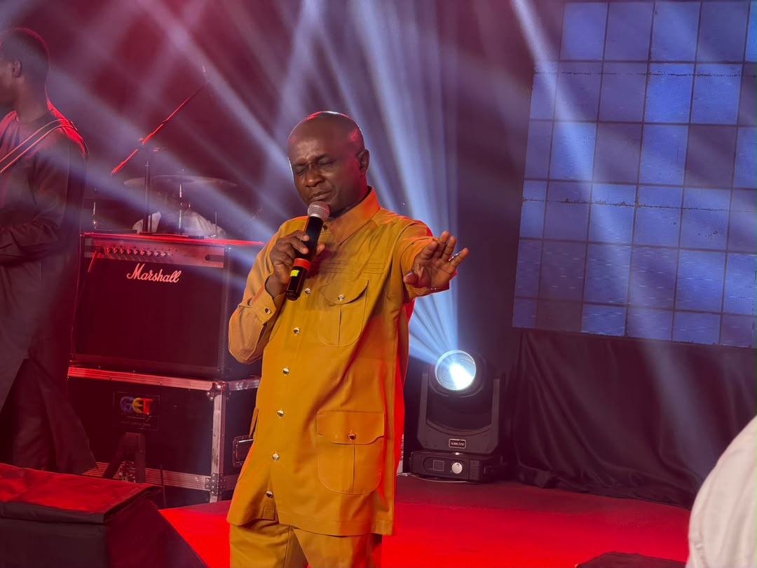 Pastor Lawrence Laniyi ministering during service